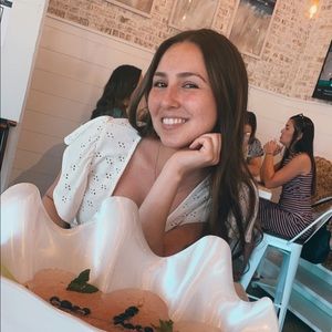 Meet your Posher, Isabel